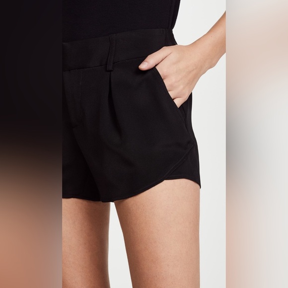 NWT alice + olivia Butterfly Sunflower Shorts, Size 10 - Picture 3 of 12